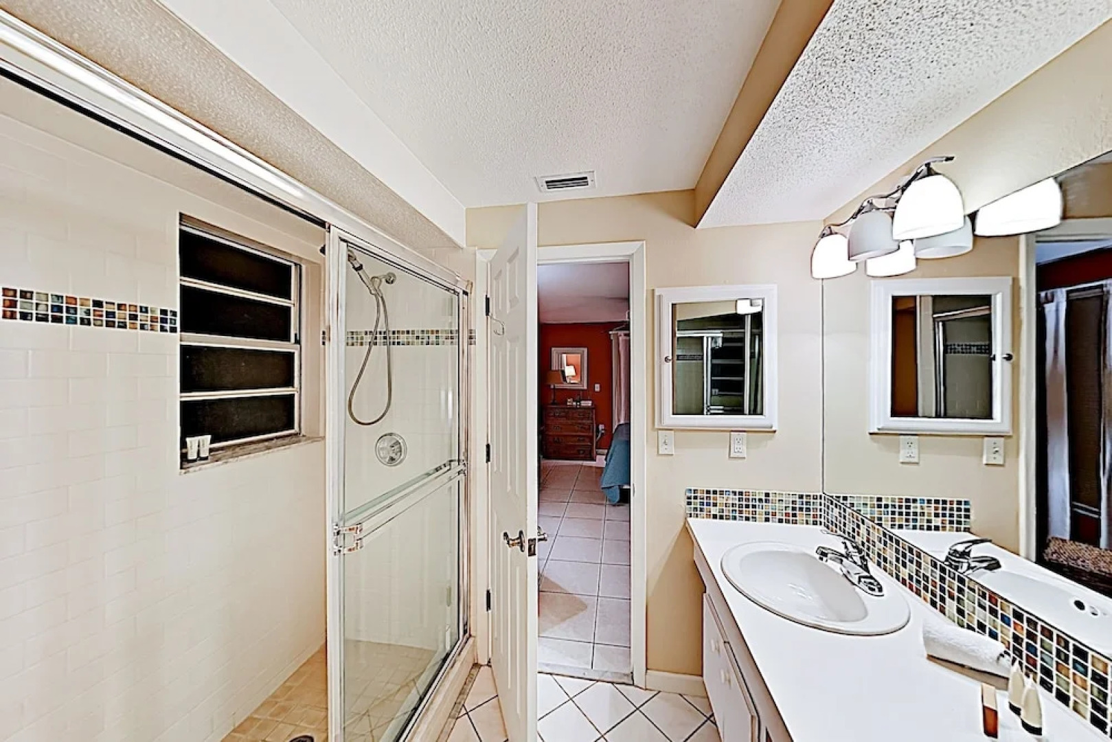 Tropical Gem on Water - 3 Br Home