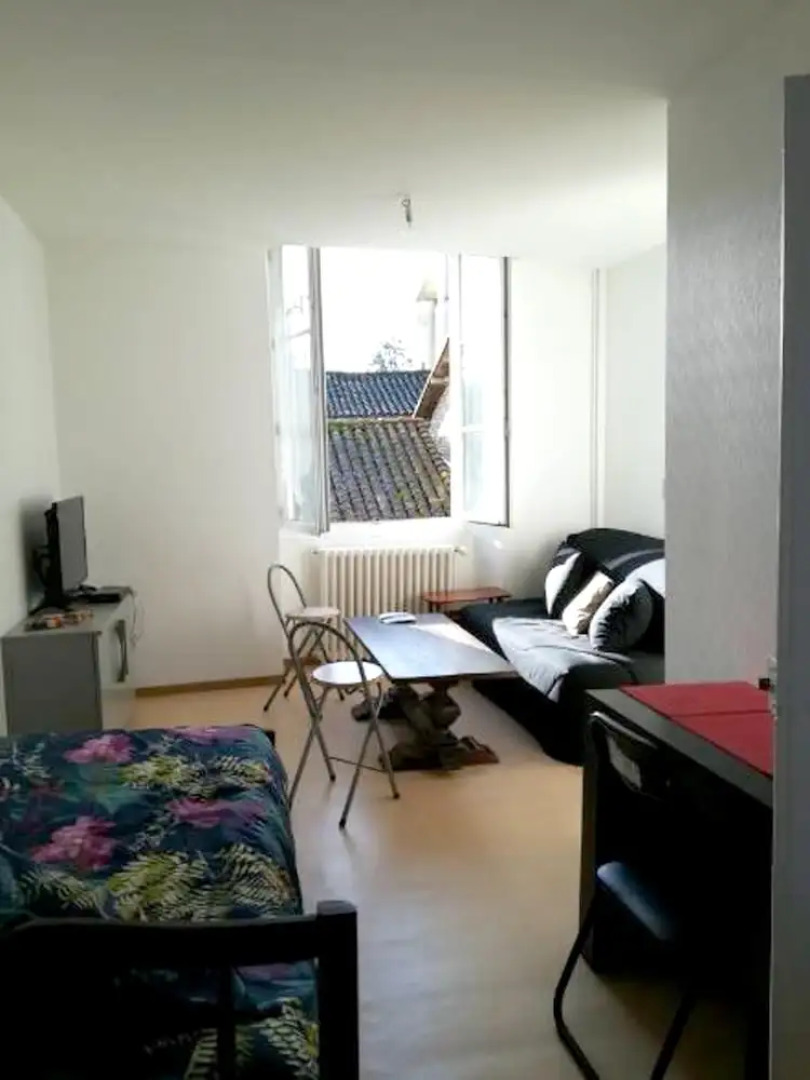 Apartment With one Bedroom in Civray, With Wonderful City View, Furnished Garden and Wifi