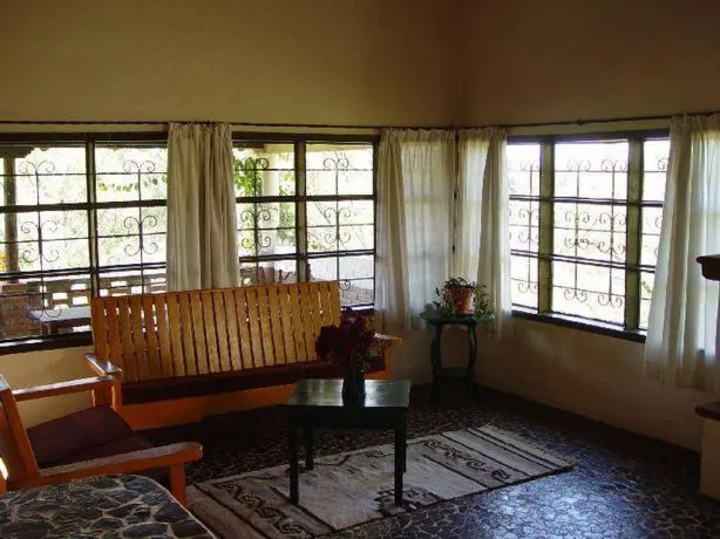 Villa Patzcuaro Garden Hotel & RV Park