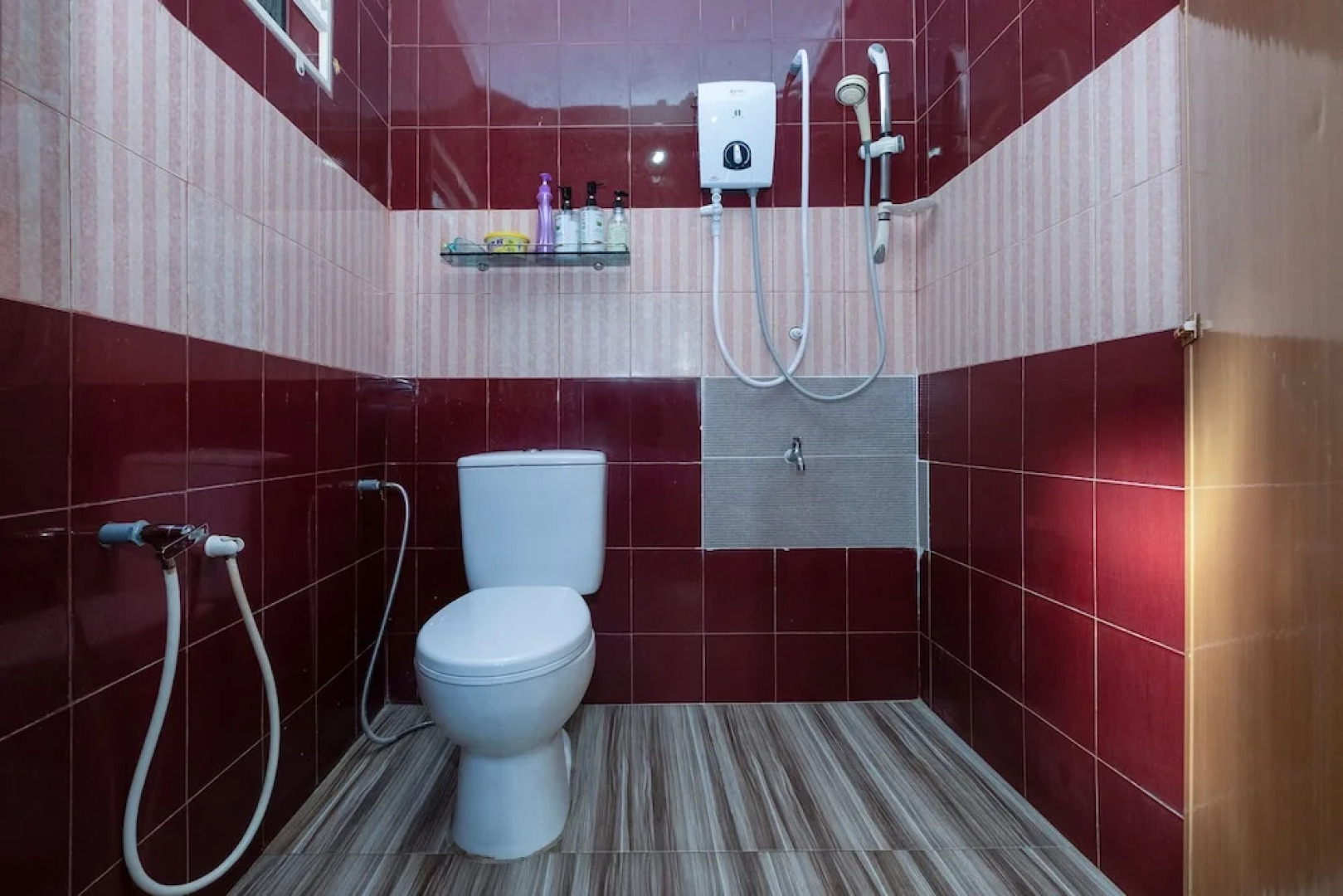 OYO 89873 Nurbayu Chalet