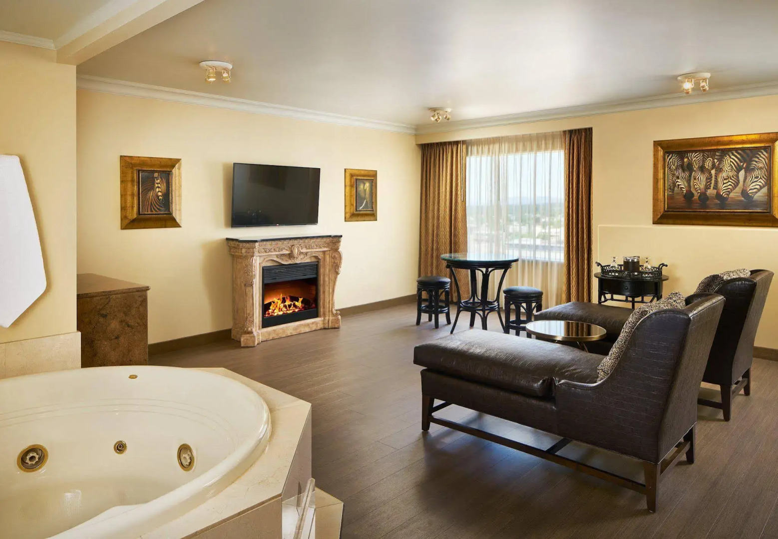 The Davenport Tower, Autograph Collection