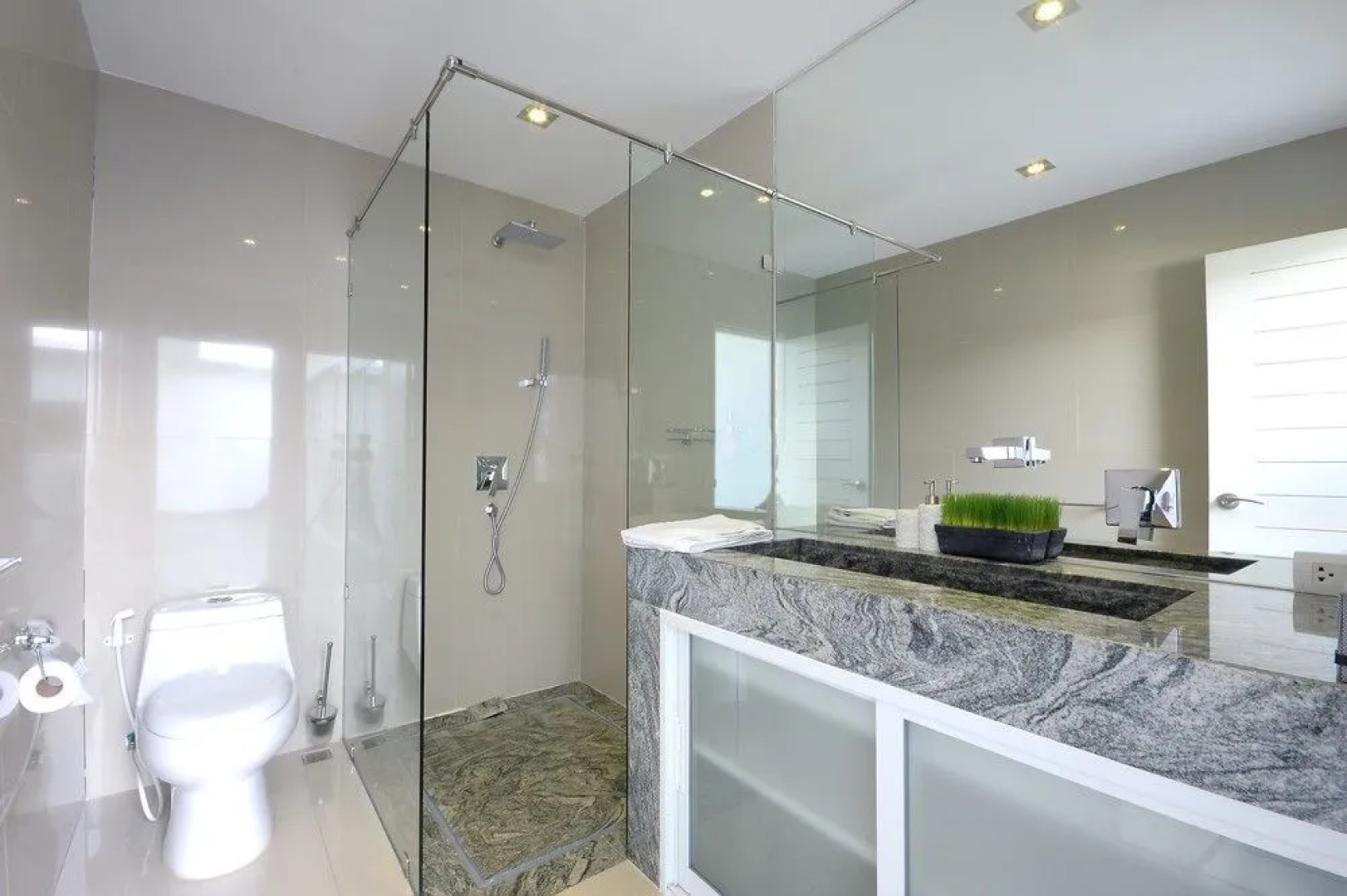 Luxury 5 Star Beach Villa 8 Bedrooms