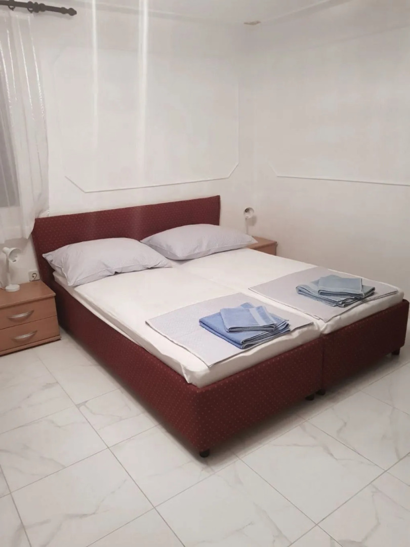 Apartment Makaj - 80 m from the beach : A1 Cove Basina (Jelsa), Island Hvar