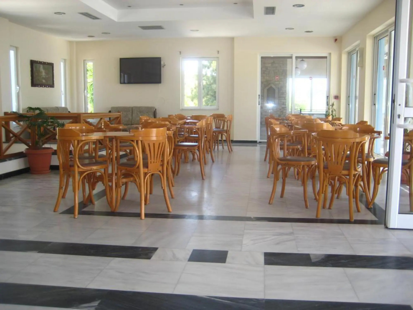 Zefiros Beach Hotel