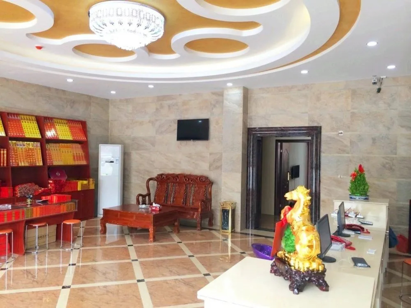 Yiyi Chain Hotel (Hengyang Hengshan Scenic Area Entrance Shop)