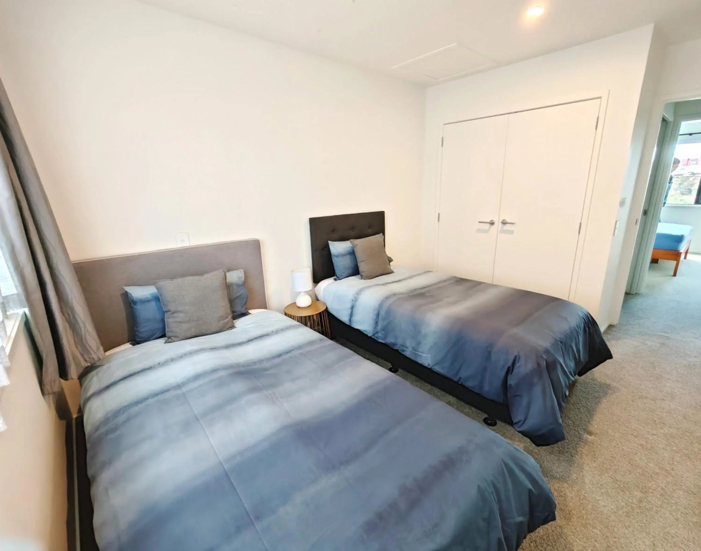 Stunning Townhouse - Walking to Botany Shopping Center