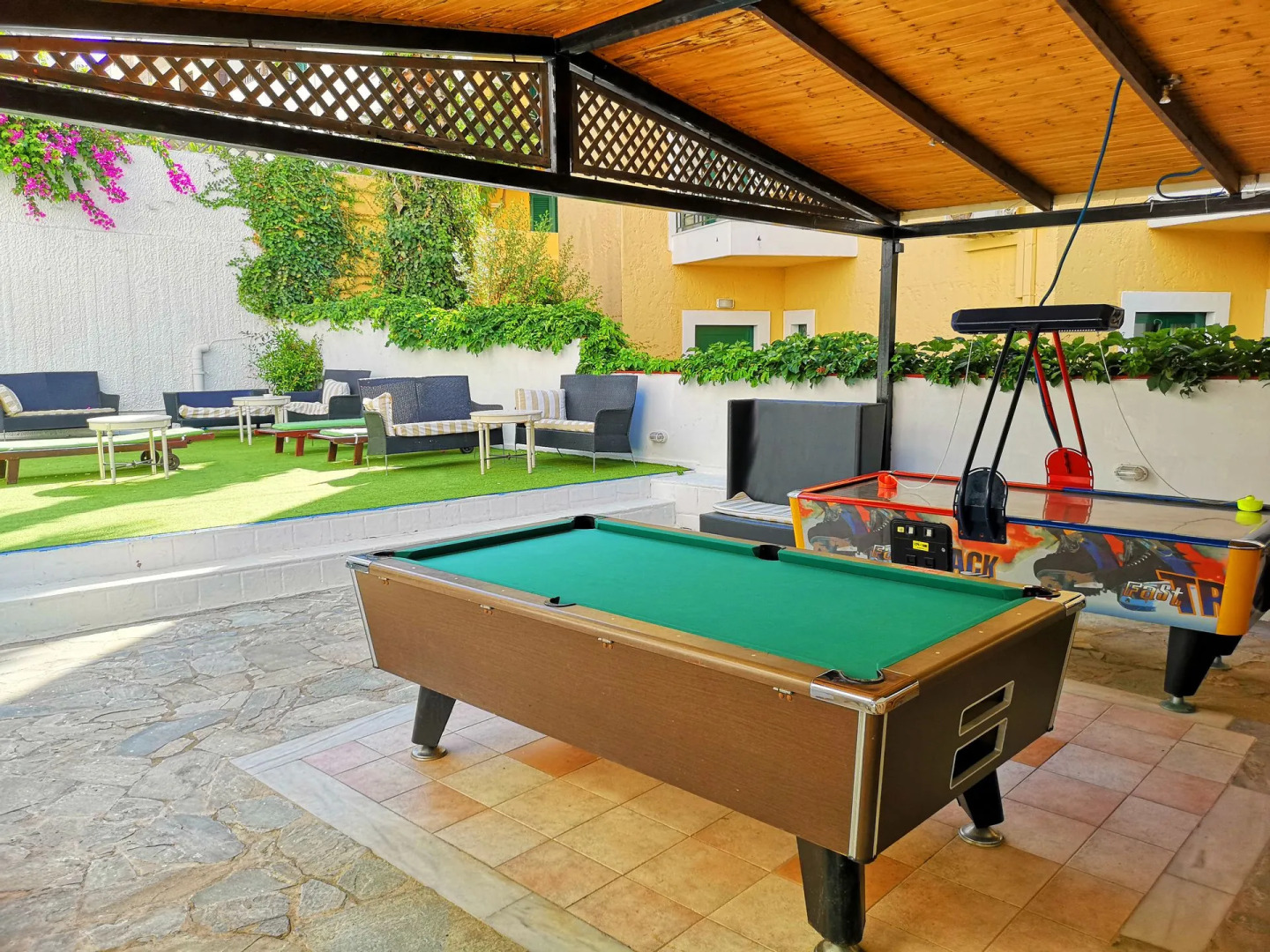 Elmi Suites Beach Hotel - All Inclusive