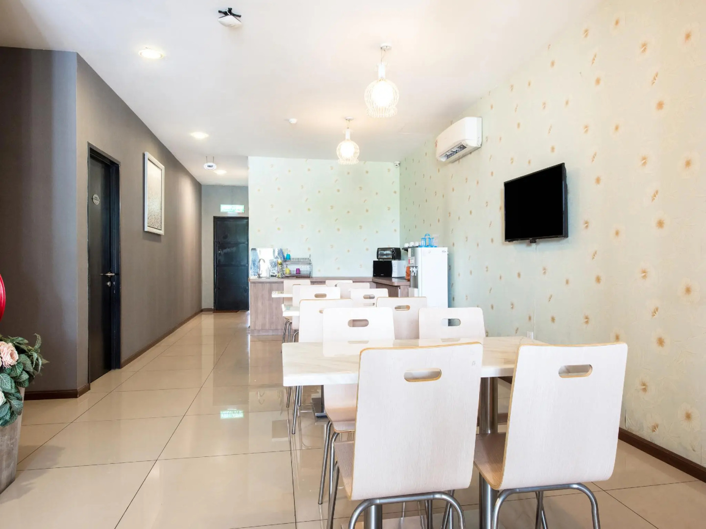 OYO 383 V3 Hotel Nusajaya