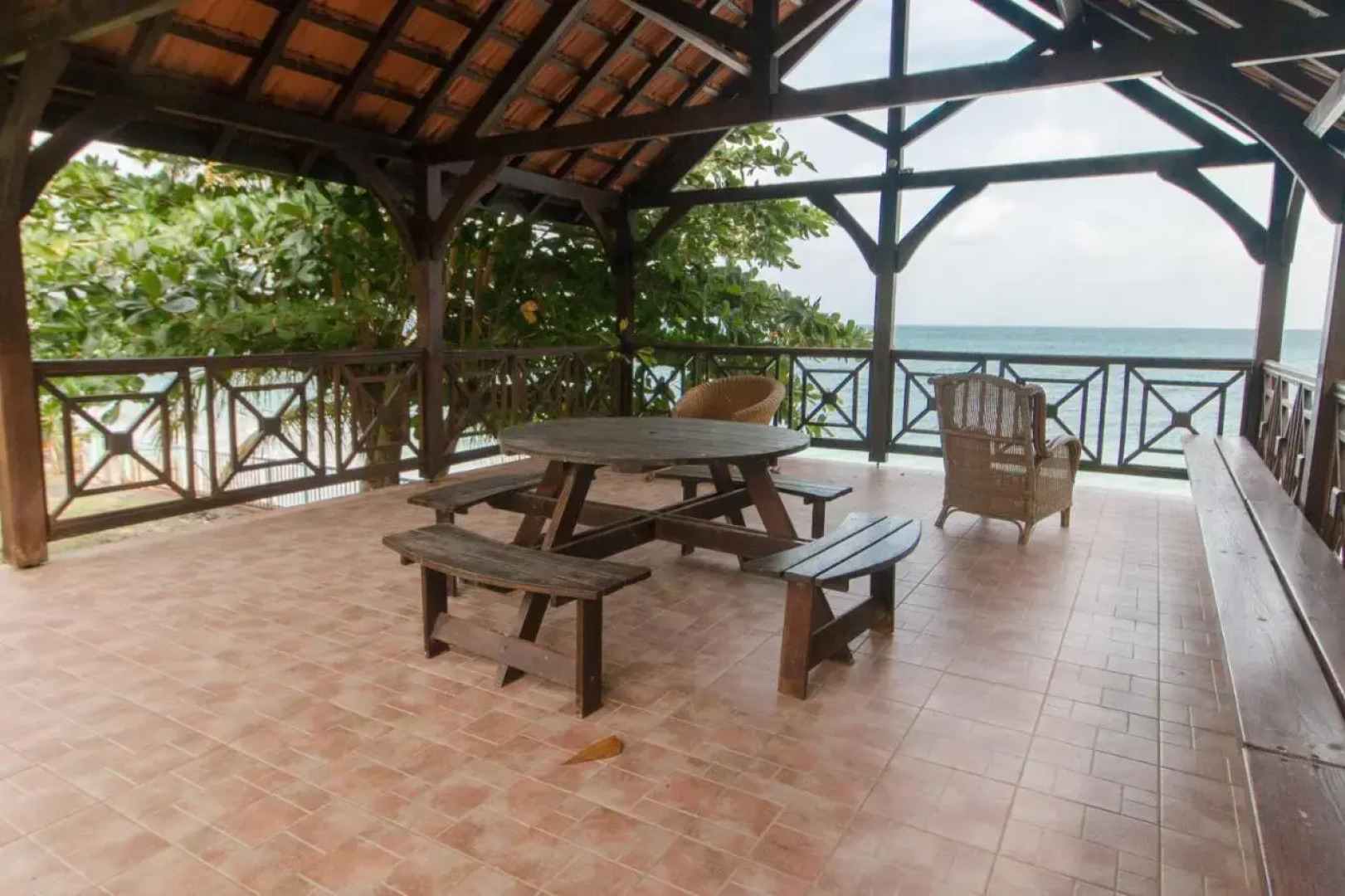 T2 les pieds dans l'eau, vue mer caraibes