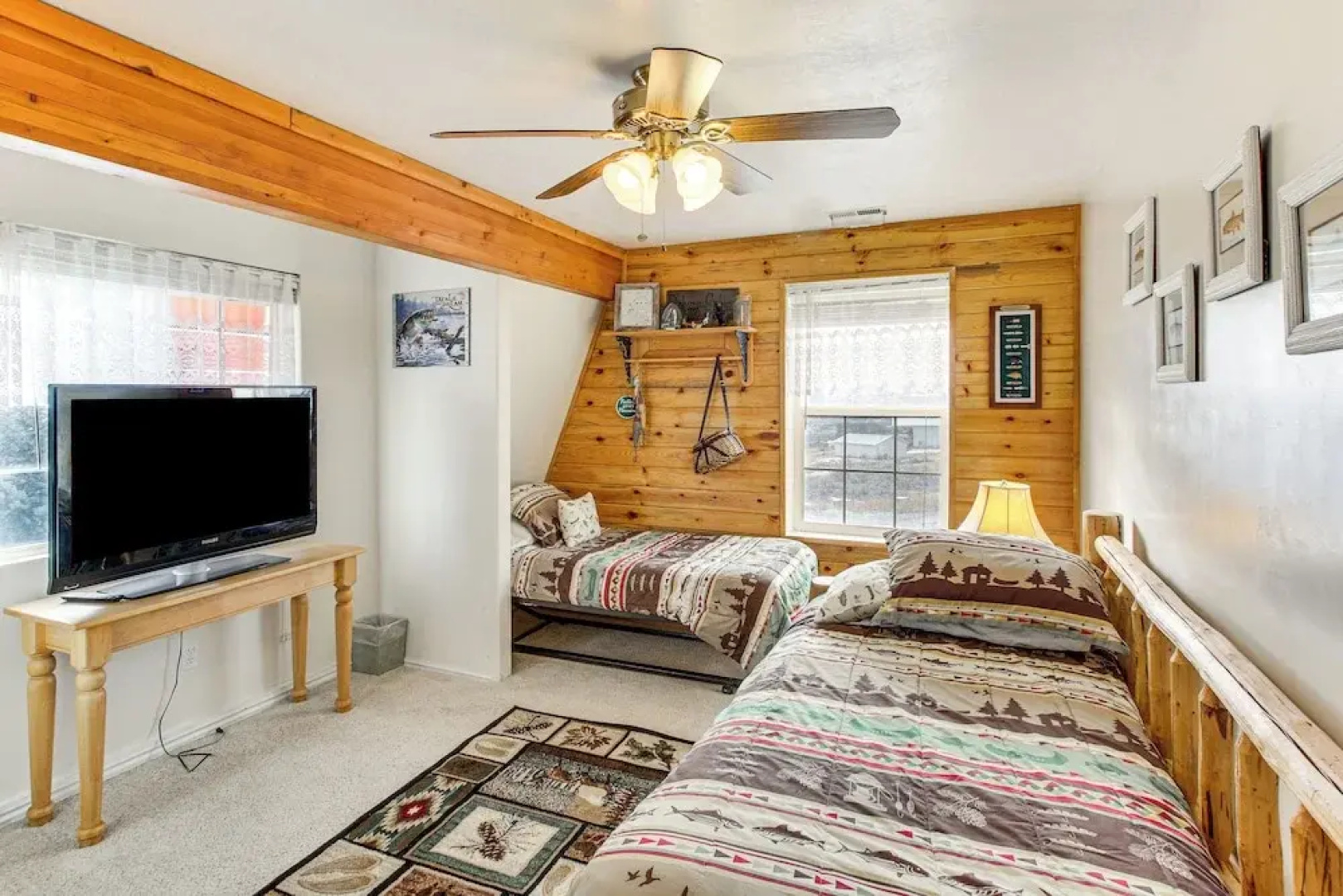 Scenic Views & Game Room: Garden City Retreat!