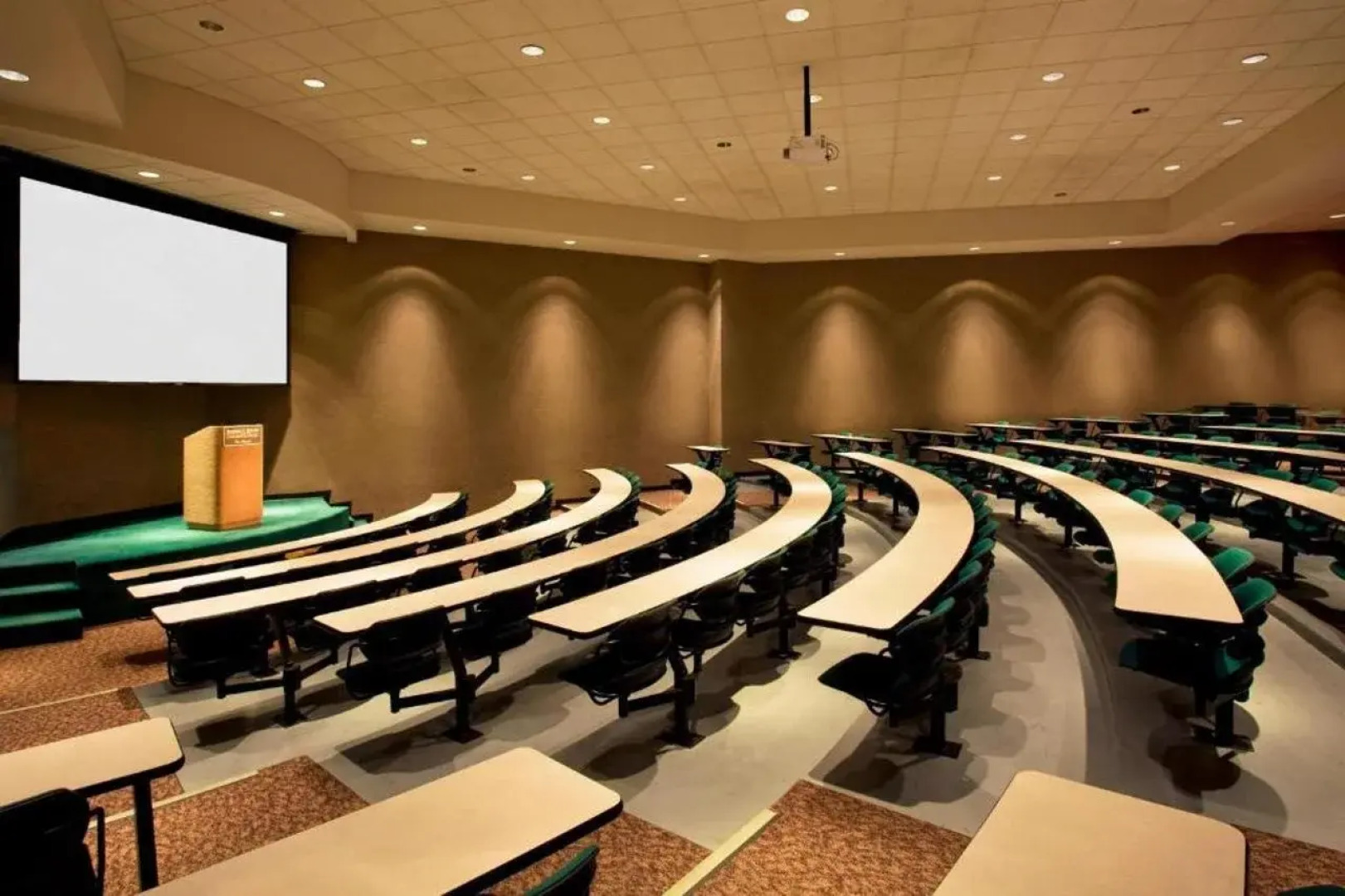 Sheraton Greensboro at Four Seasons