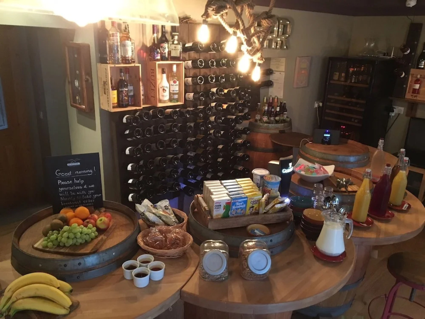 Crossvilla Guest House & Tea Room