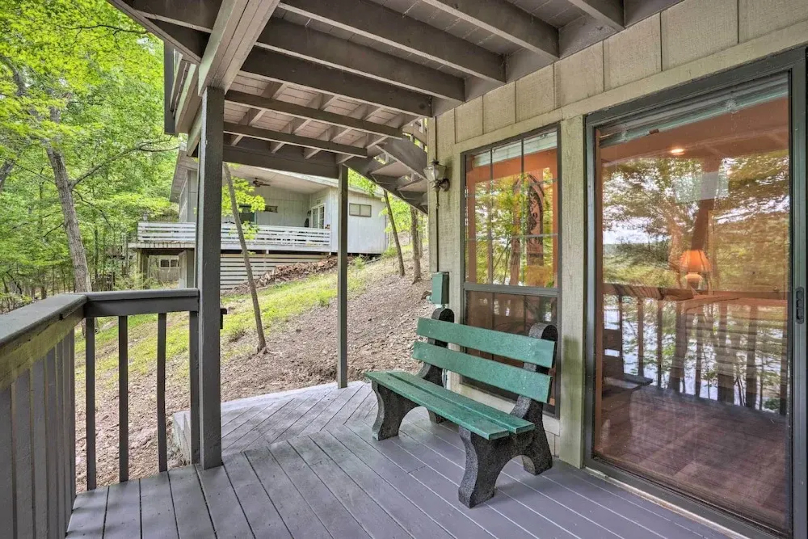 Beaver Lake Retreat w/ Deck & Private Hot Tub