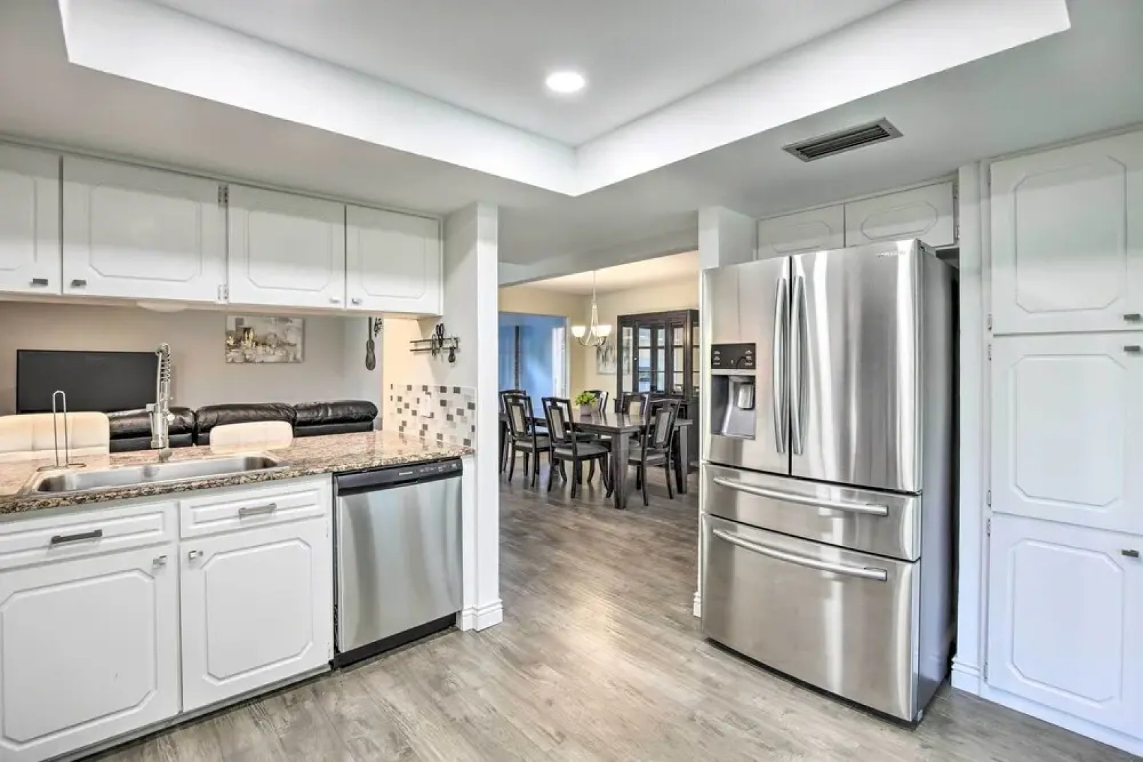 Poolside Oasis: Richardson Home w/ Movie Room!