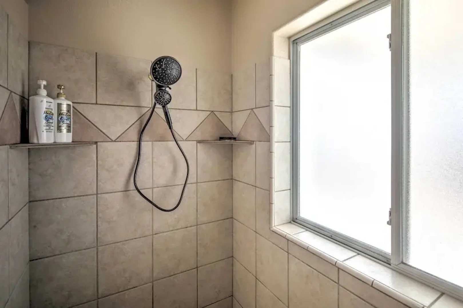 Pool & Yard: Pet-friendly Lake Havasu Home