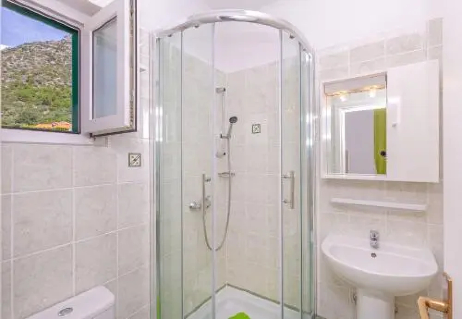 Sunny House Free Parking