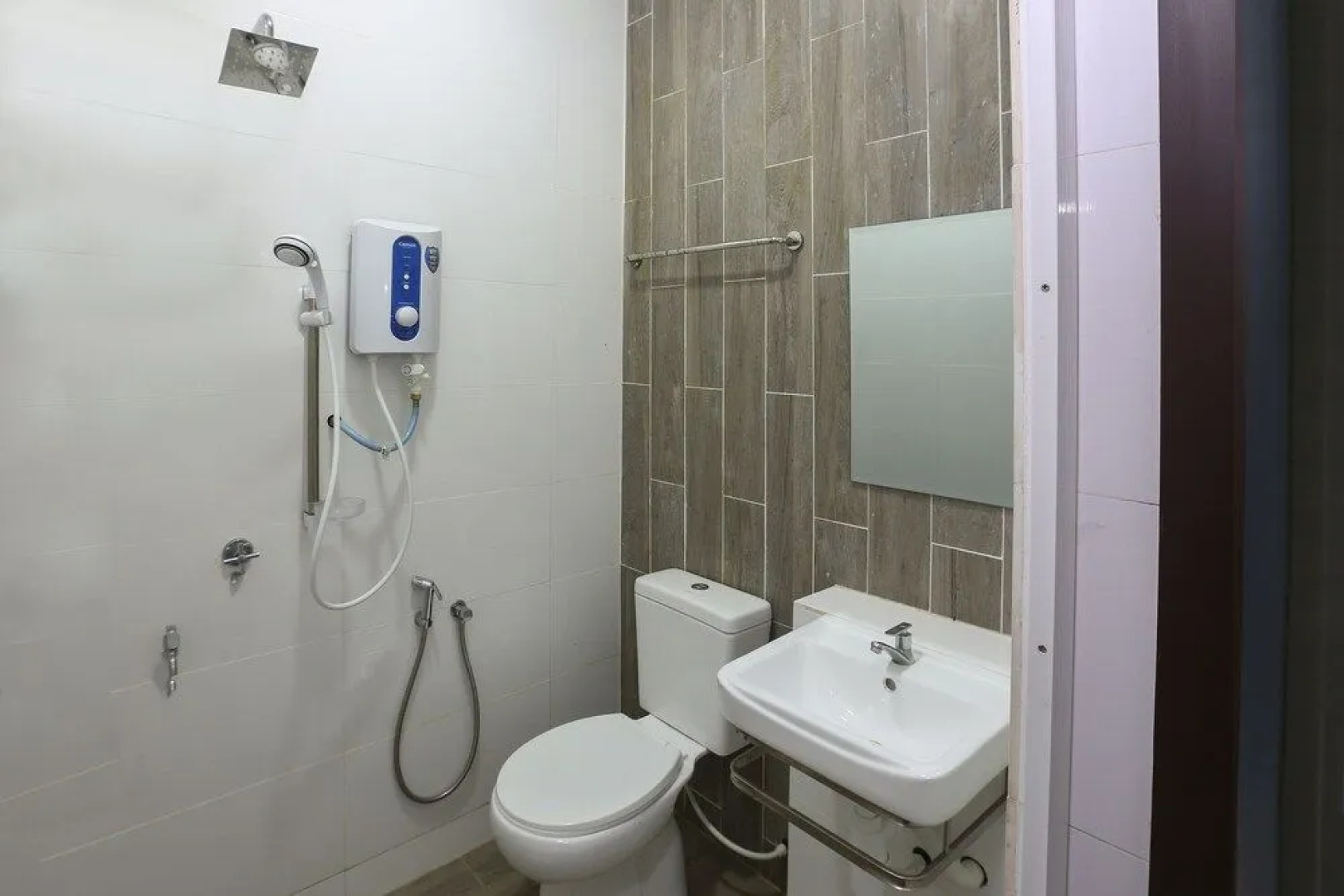 OYO 89859 PP Traveller's Hotel