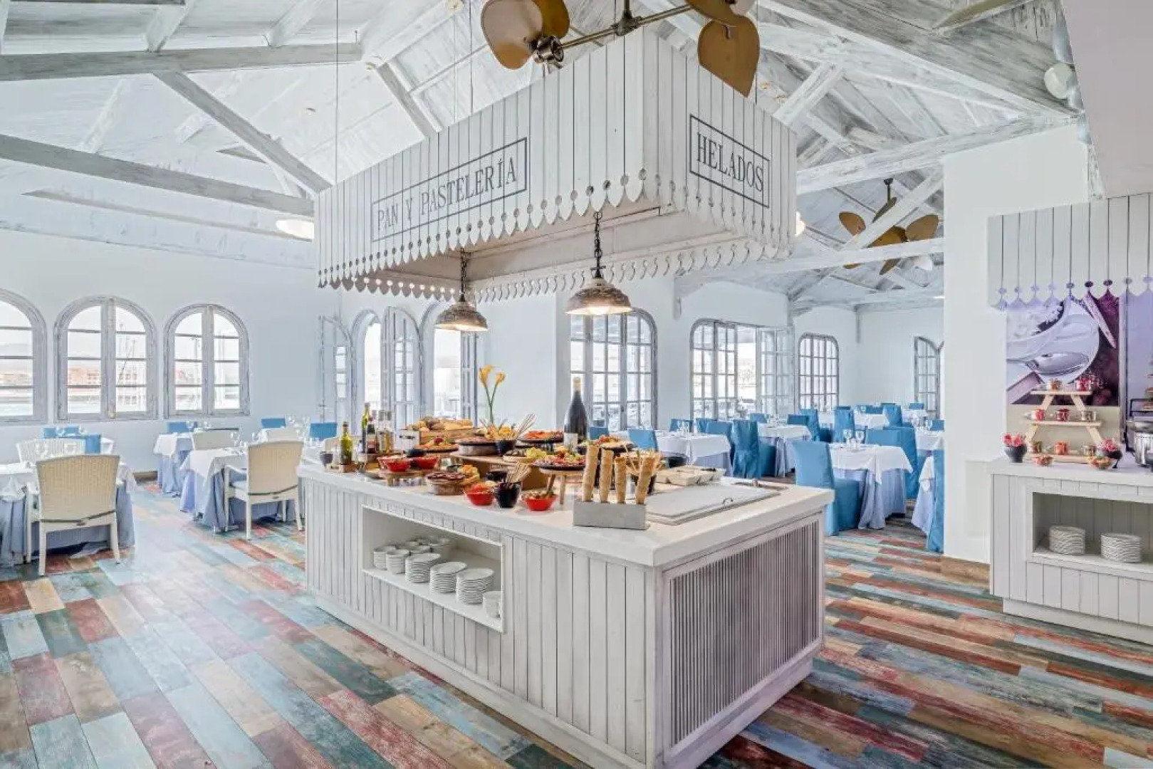 Barceló Castillo Royal Level