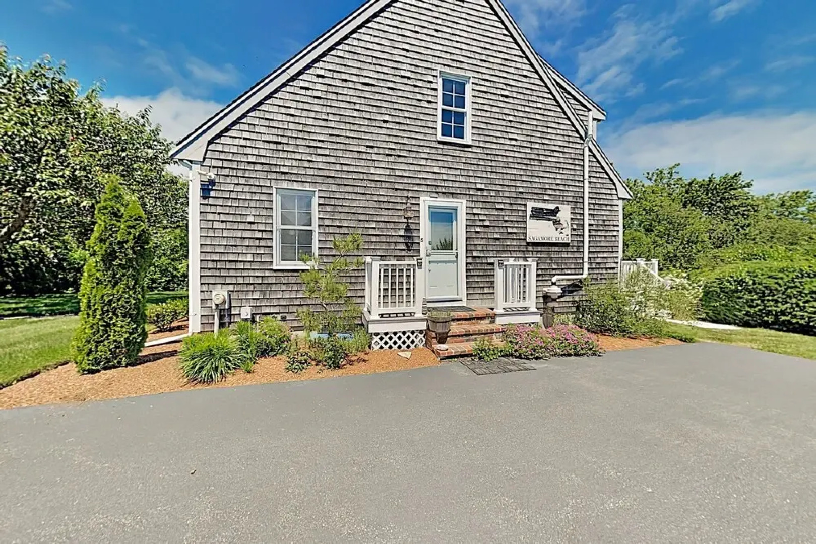 Spacious Wooded W/ Deck & Alfresco Dining 3 Bedroom Home