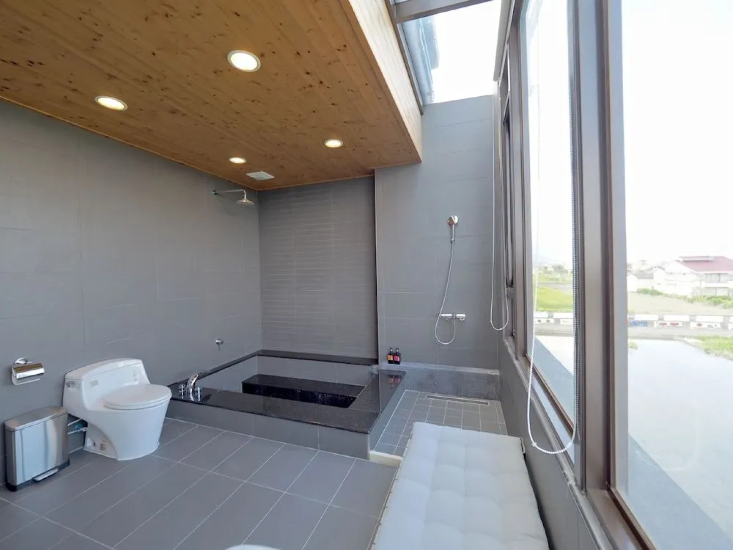 Sakura Bed and Breakfast