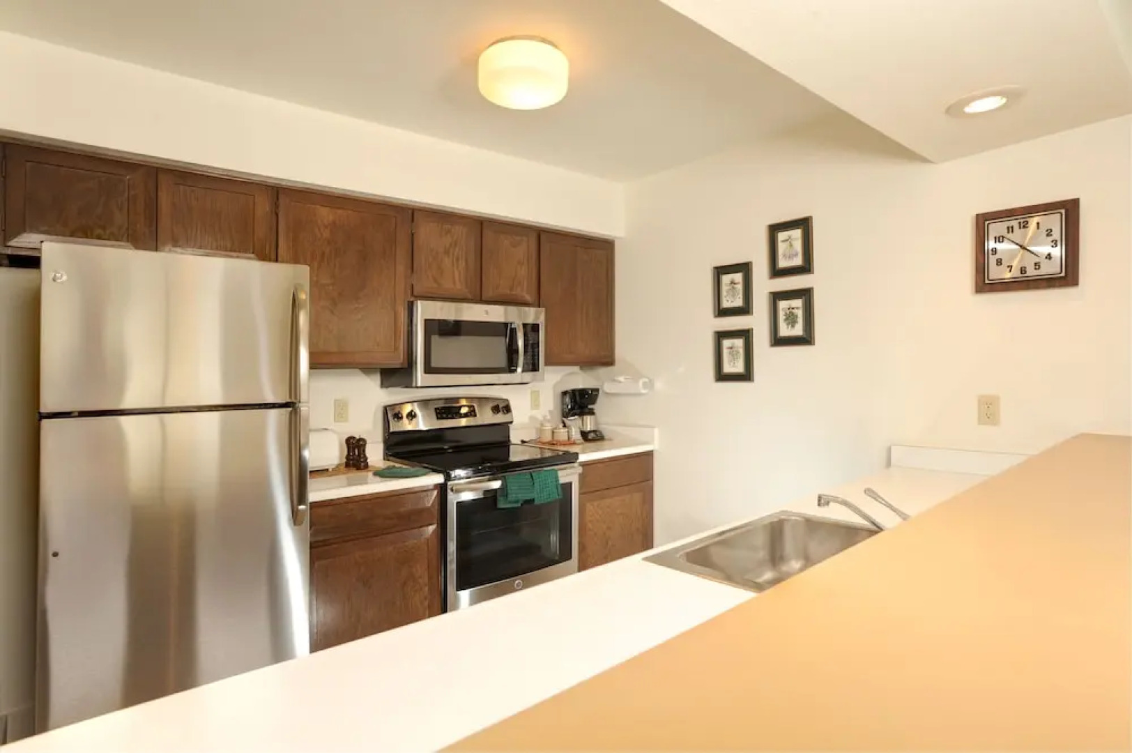 Lakeside Village Condominiums