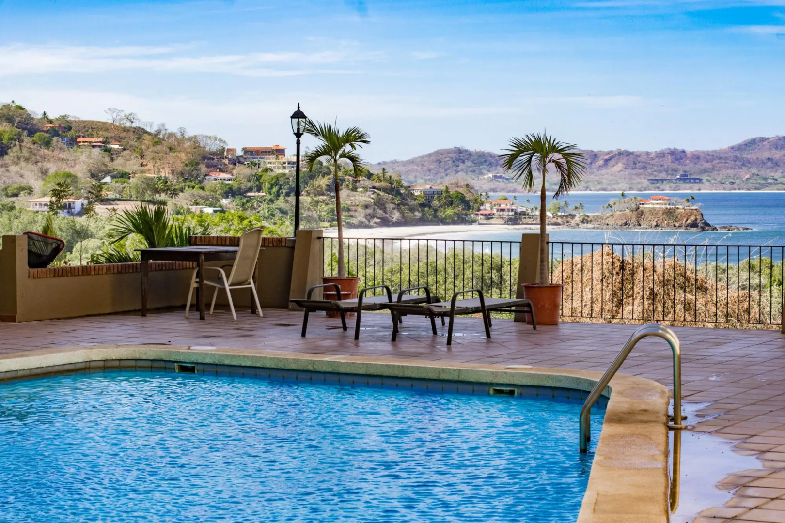 5mins to Marina-oceanview-full Kitchen-pool-ac-gym Presidential Suites 4