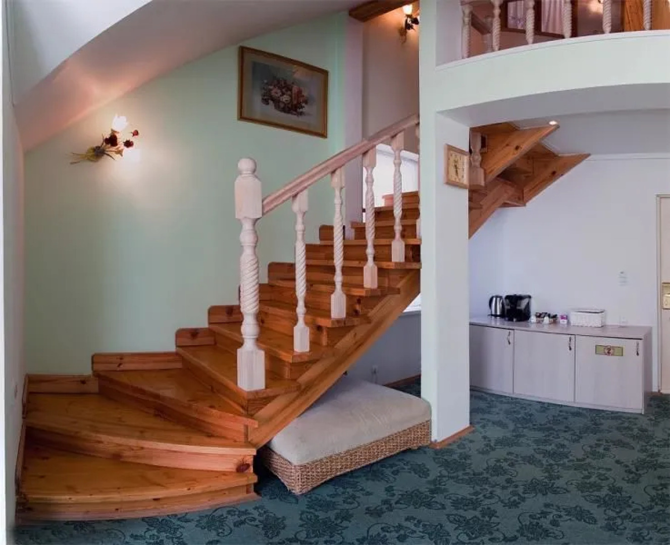 Царское подворье