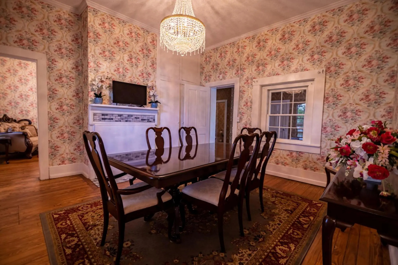 The Manor 1885 Altamont