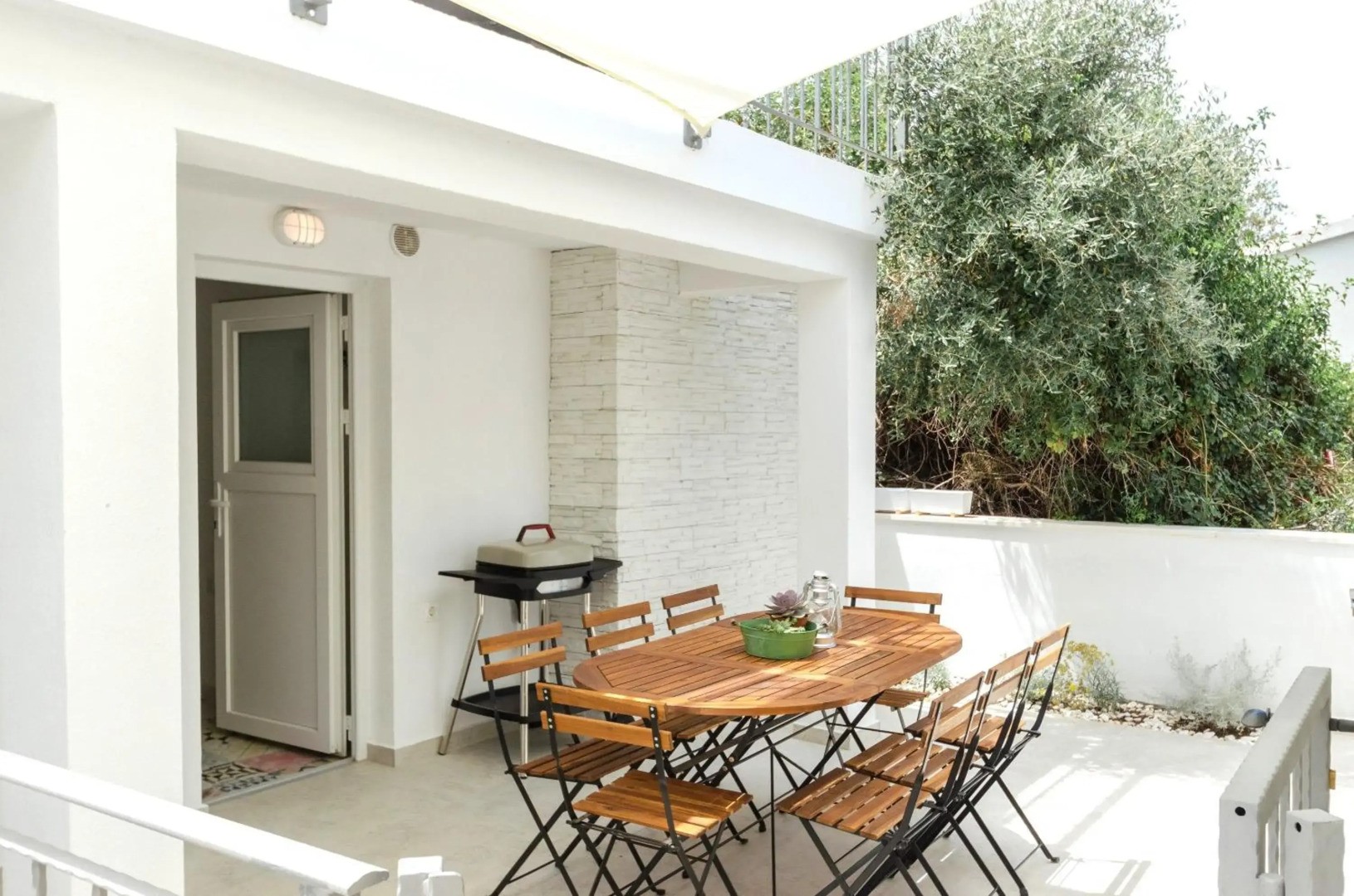 Summer House Bougainvillea by Dubrovnik Colors