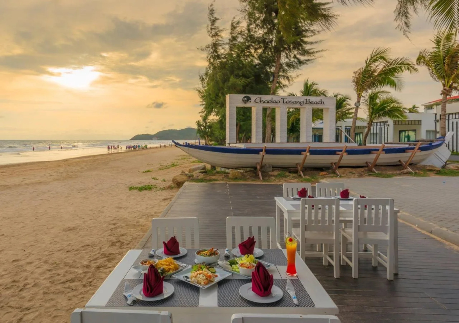 Chaolao Tosang Beach Hotel