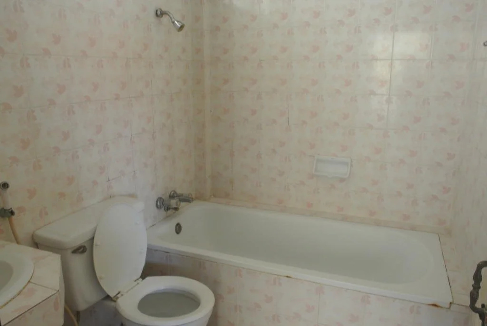 Bualuang Angthong Hotel