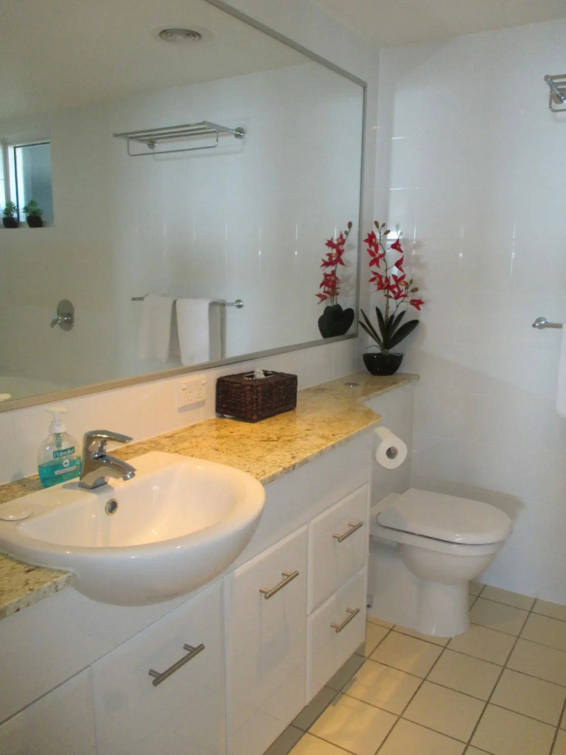 Tingeera Beachfront Apartments