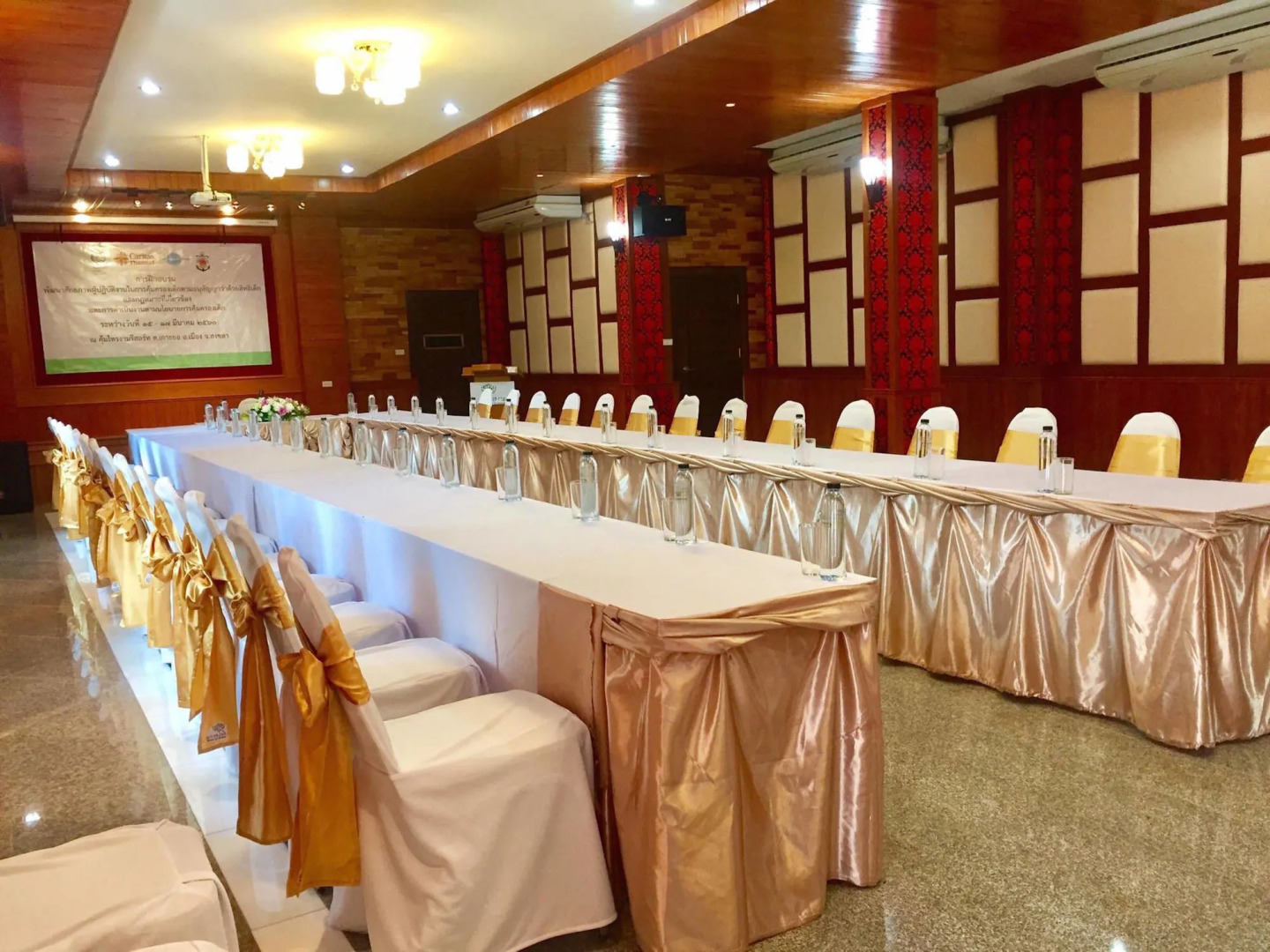 Khum Sai Ngam Hotel & Resort