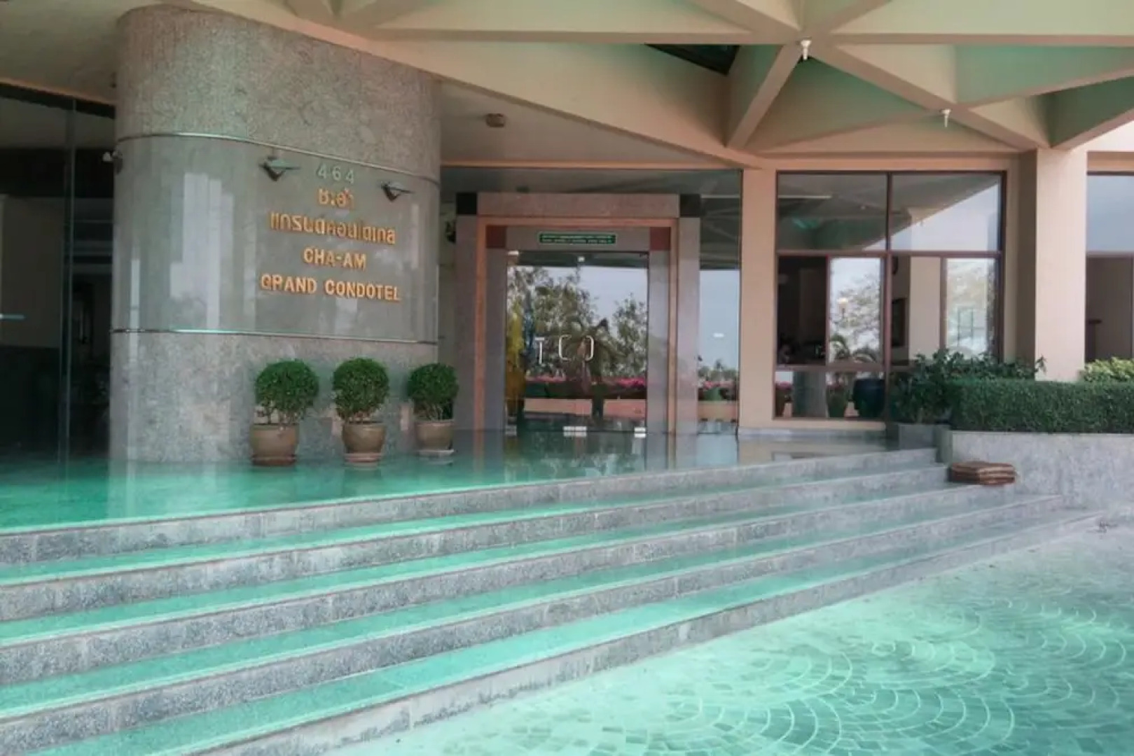 Cha-Am Grand Condotel by Frank