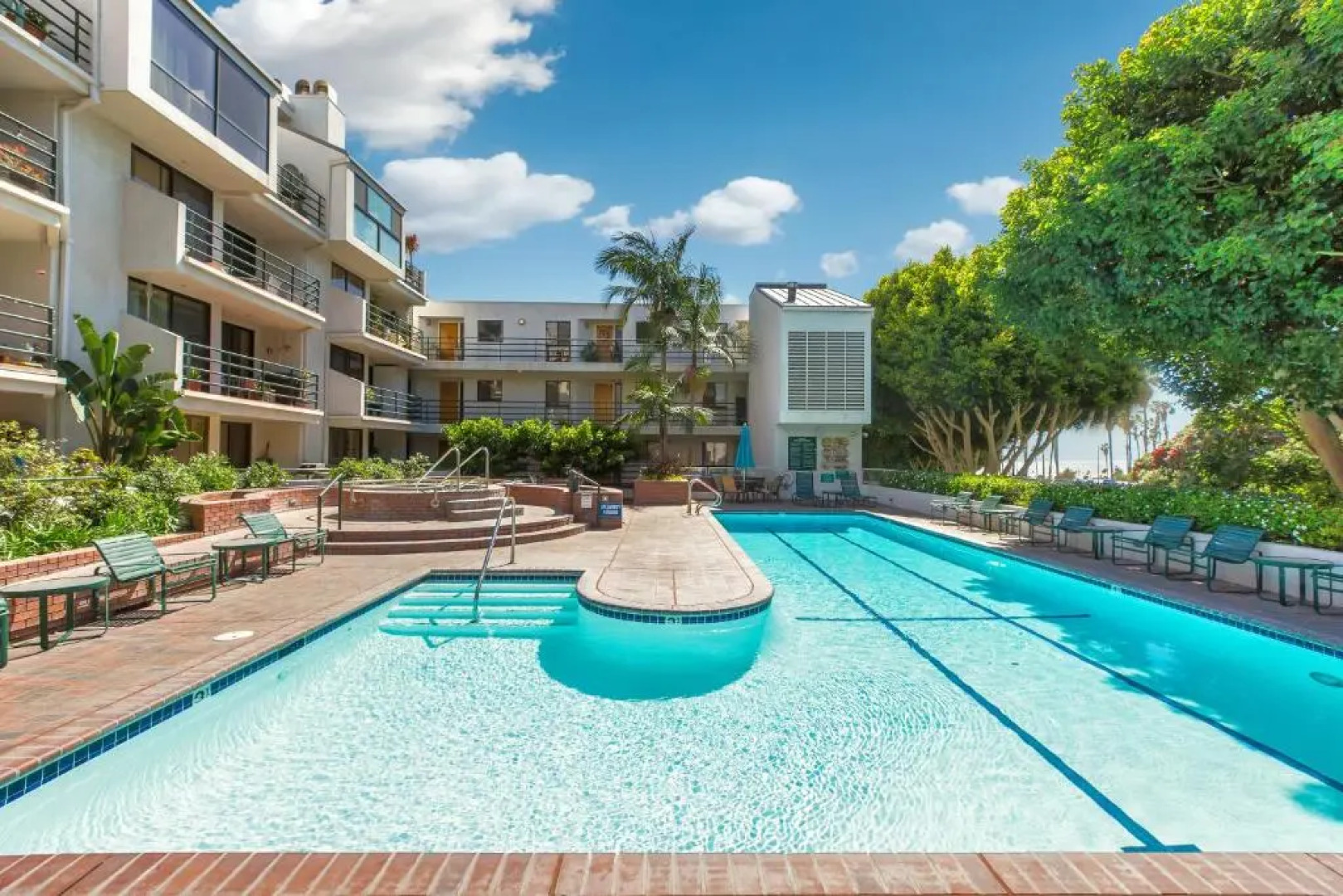 Spacious 2BR Santa Monica Beach Condo