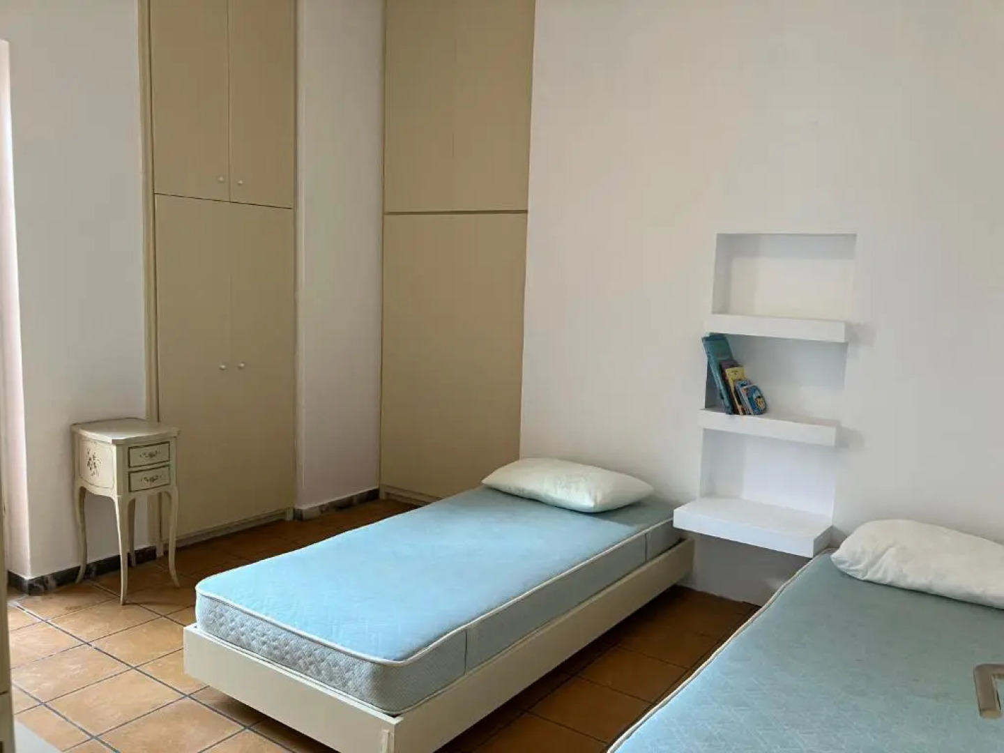 Mediterenian house with beautiful garden