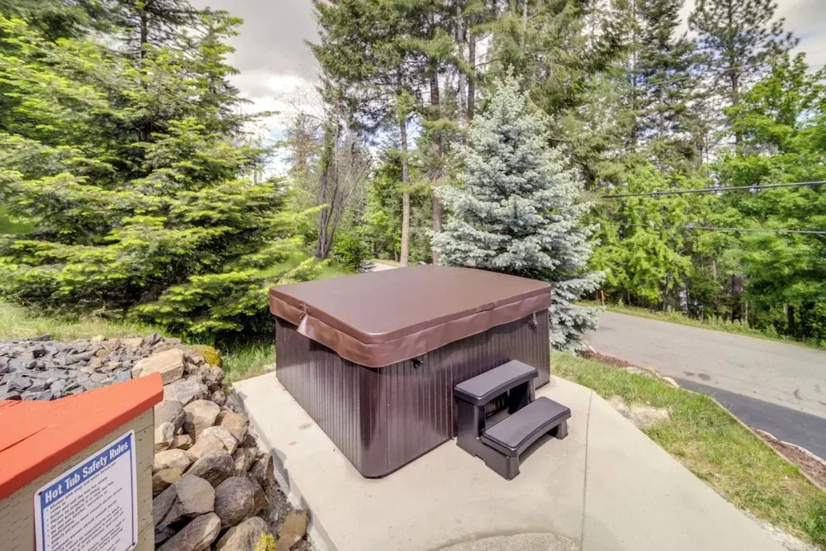 Tree-lined Hayden Home w/ Hot Tub & Lake Views!