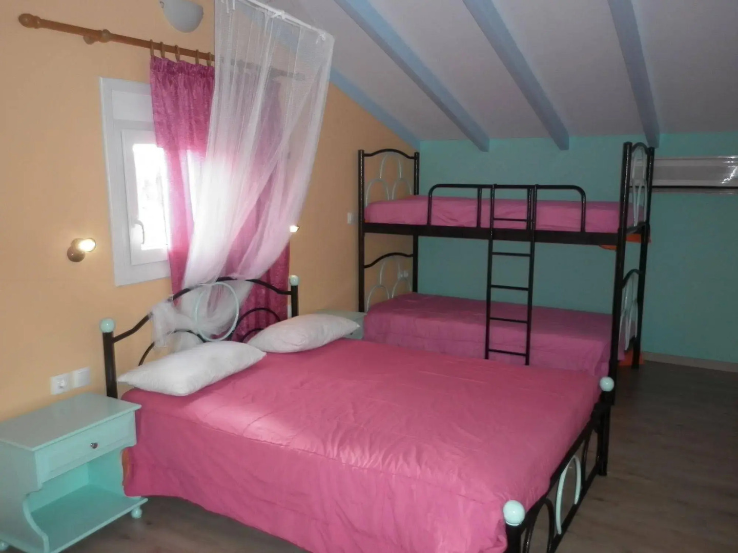 Eleni Family Apartments