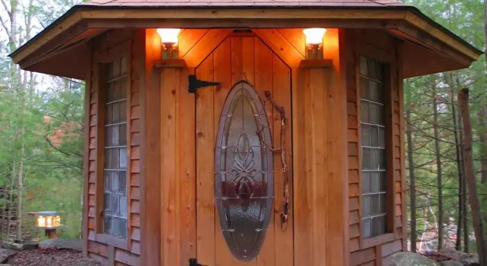Art Cabin in the Woods