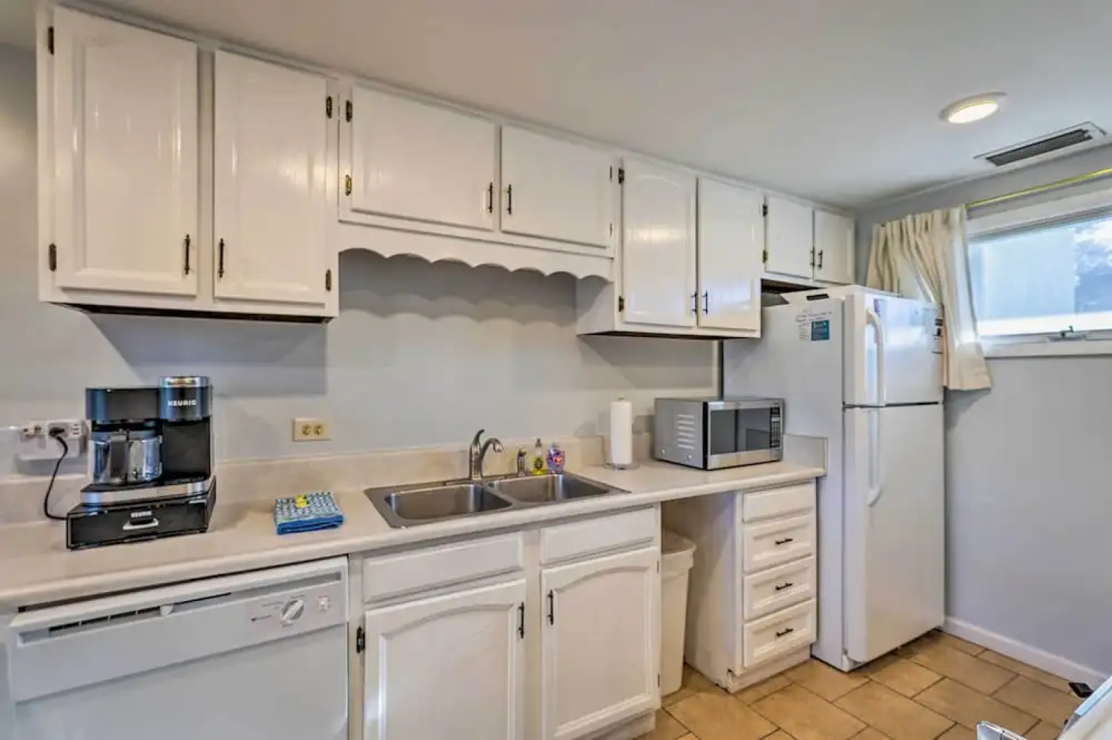 PCB Escape w/ Pool & Beach Access, Beach Chairs!