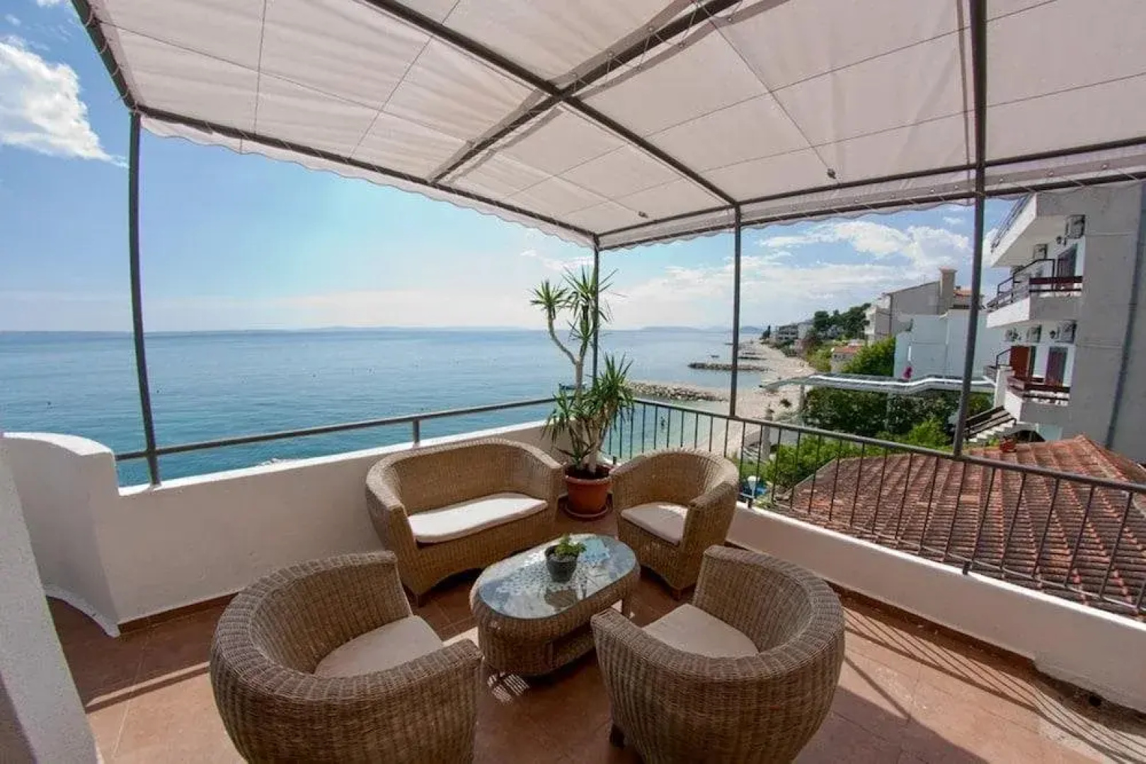 Villa Tamaris on the beach