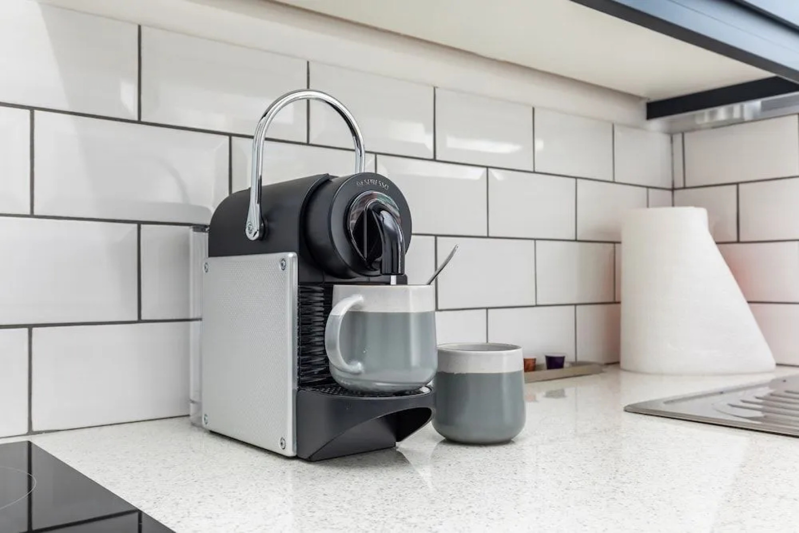 Hazelgrove Apartment | By Huluki Sussex Stays