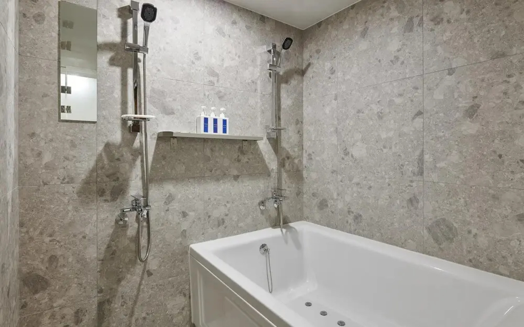 Seosan Lake Park Just Sleep Hotel