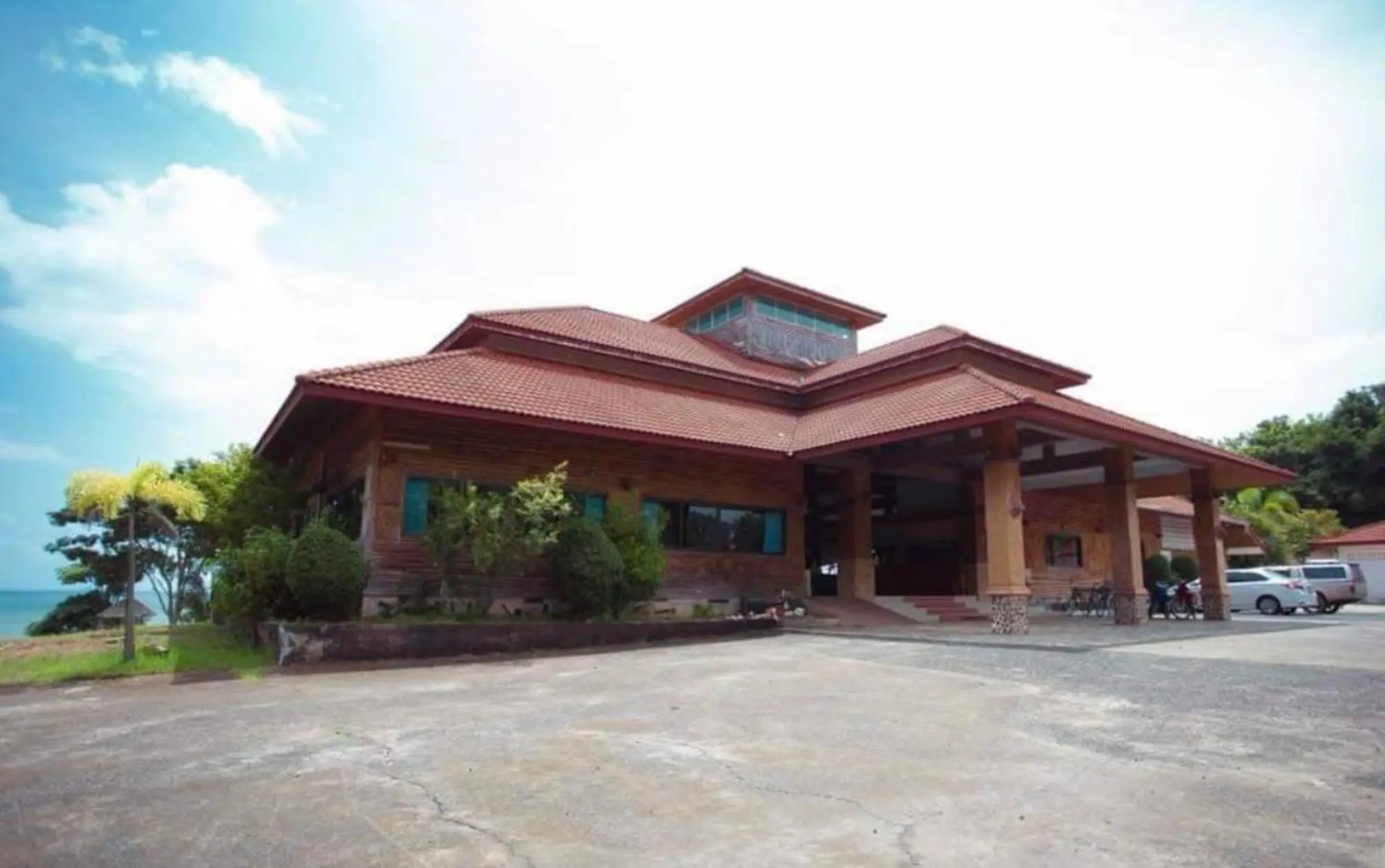 Golden Cliff Beach Resort (SHA Extra Plus)