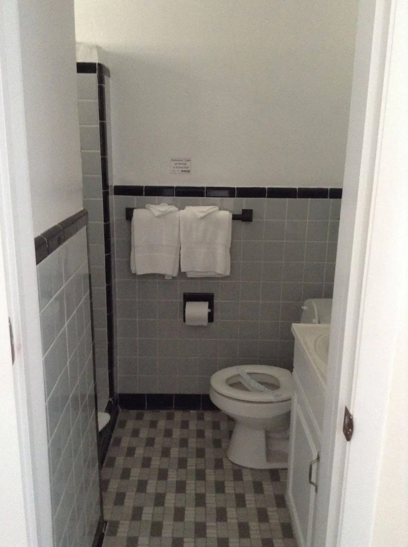 Dockside Inn & Resort