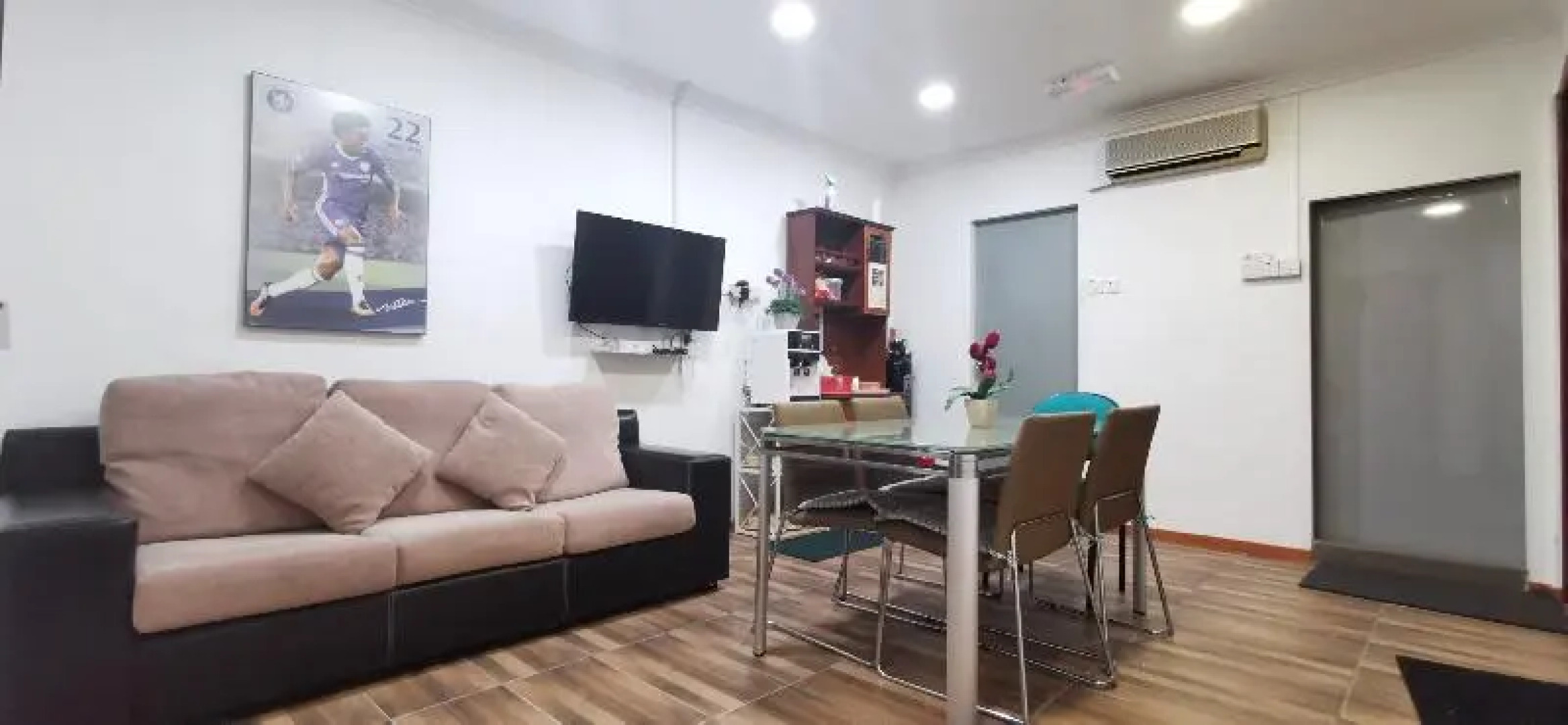 90372 Greybirds Hostel