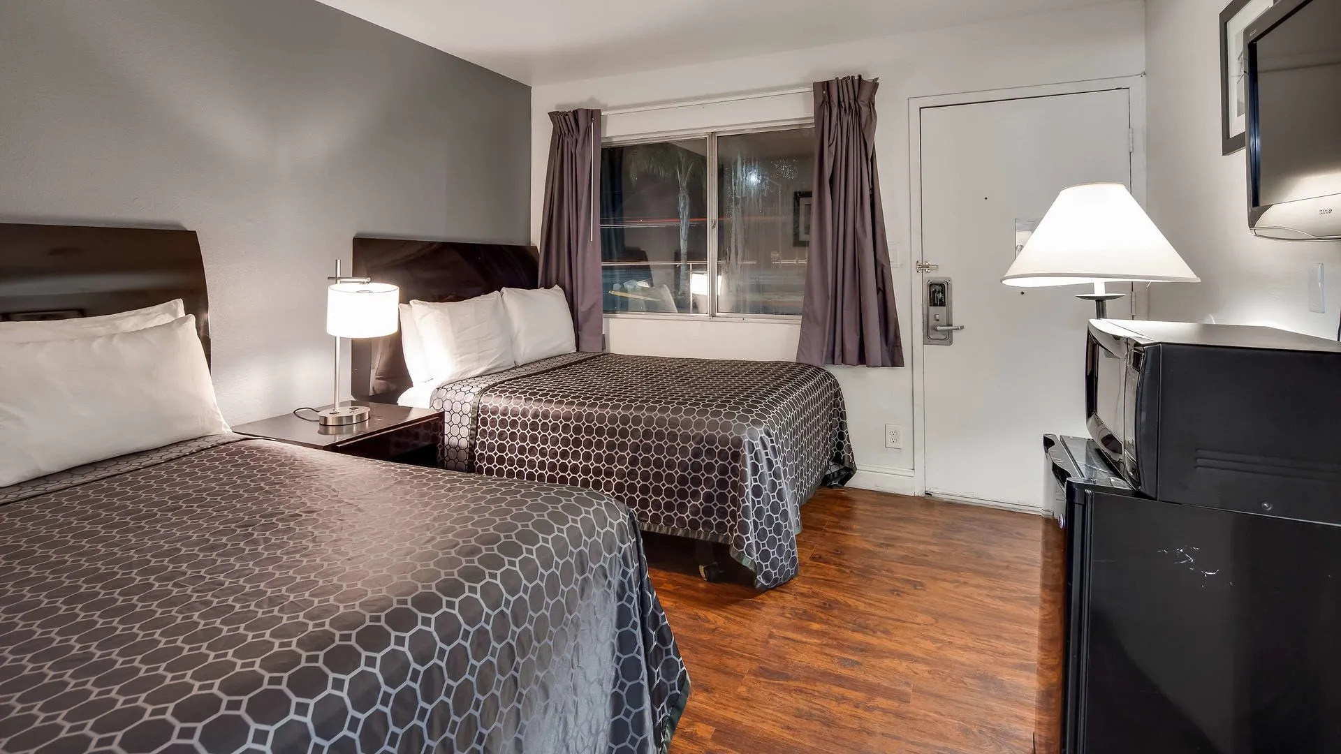 Economy Inn Buttonwillow Bakersfield I-5