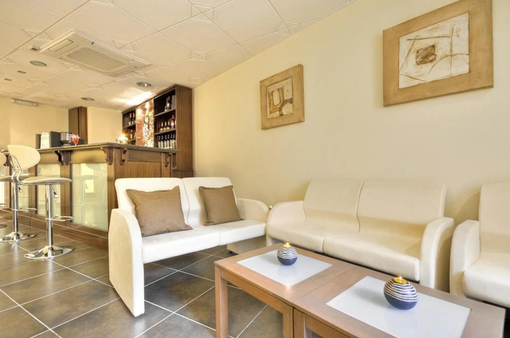 Amls Euro Guest House