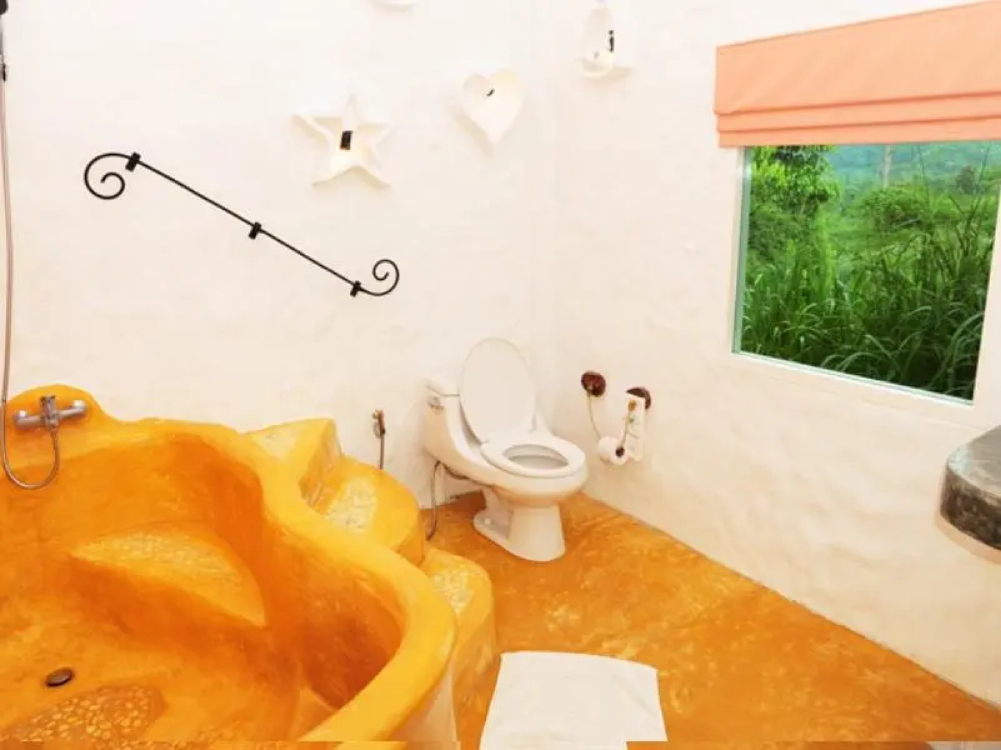 Royal Good View Resort & Farm