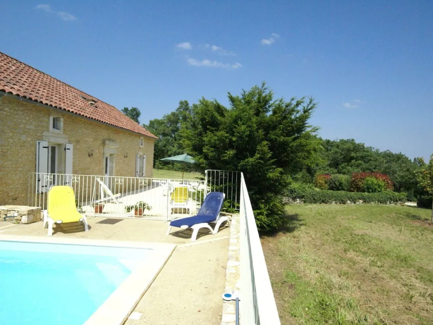 Cozy Holiday Home in Florimont-Gaumier with Private Pool